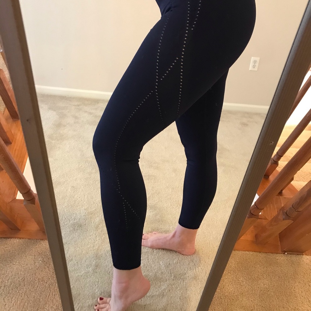 Fabletics dark purple dot legging - S